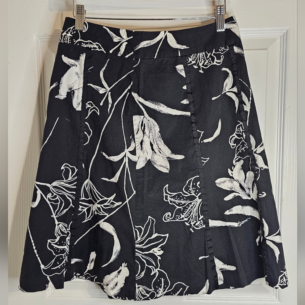 EUC | APT. 9 | Size 4